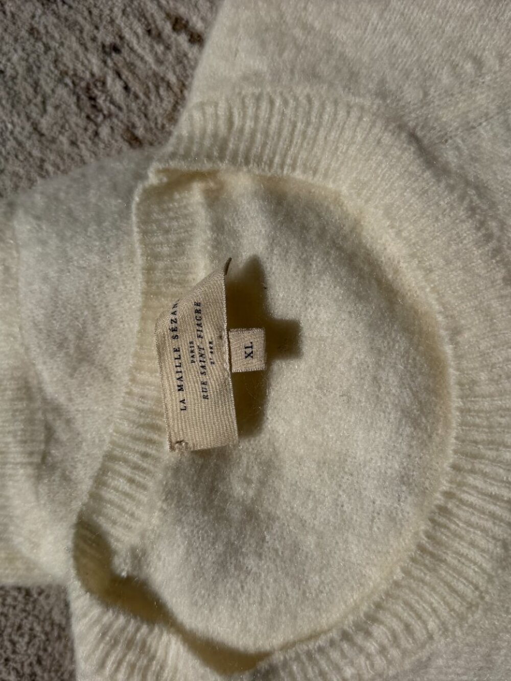Sezane white sweater with pearl cuff - Picture 2 of 3
